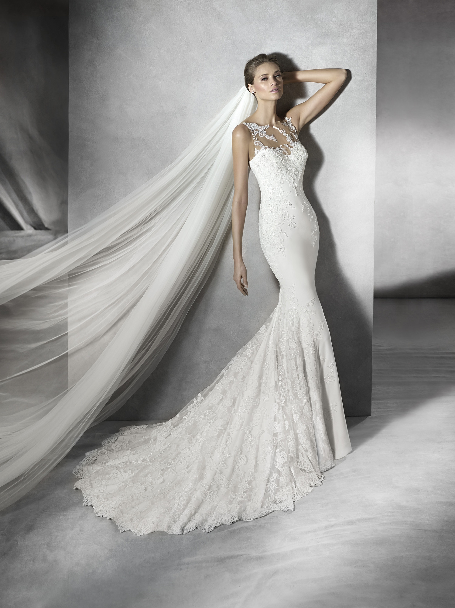 Pronovias 2016 Prunelle — embroidered tulle mermaid gown